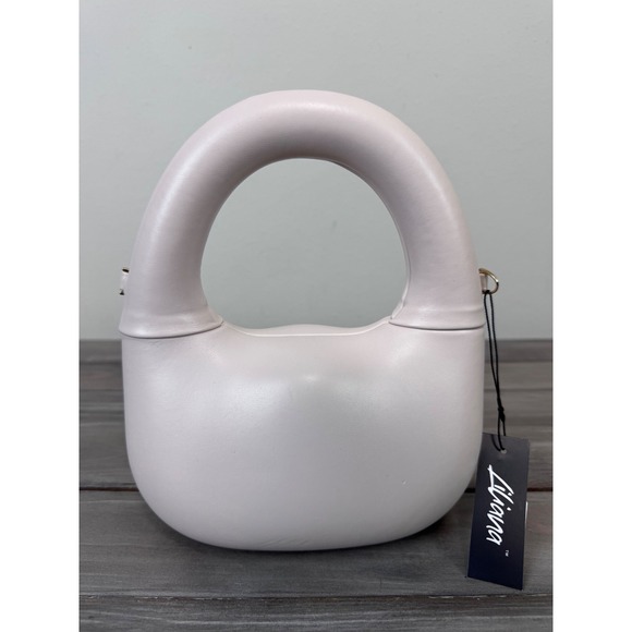 NWT Liliana Vegan Leather Cloud Oval Cream Puffy Top Handle Bag With Gold Chain - Picture 2 of 10